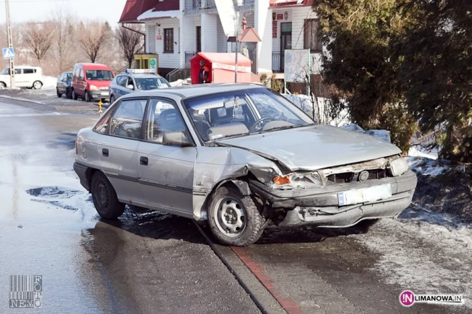 Dziecko ranne w zderzeniu samochodów - zdjęcie 2
