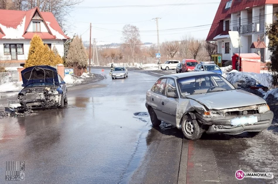 Dziecko ranne w zderzeniu samochodów - zdjęcie 3