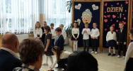„DROGA BABCIU, DROGI DZIADKU….” Dzień Babci i Dziadka w Szkole Podstawowej w Męcinie - zdjęcie 2
