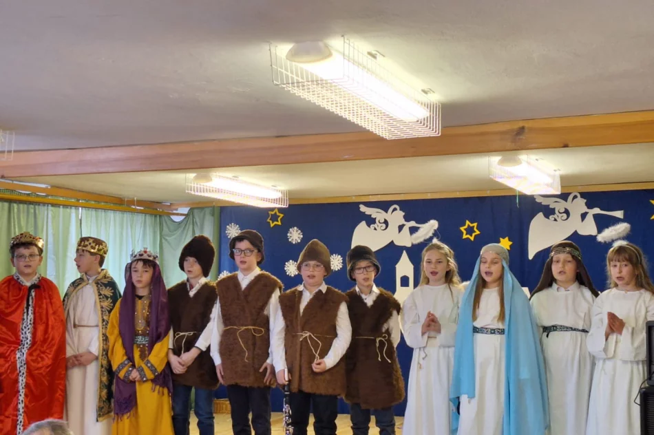 Dzień Babci i Dziadka -Szkole Podstawowej nr 2 w Siekierczynie - zdjęcie 3