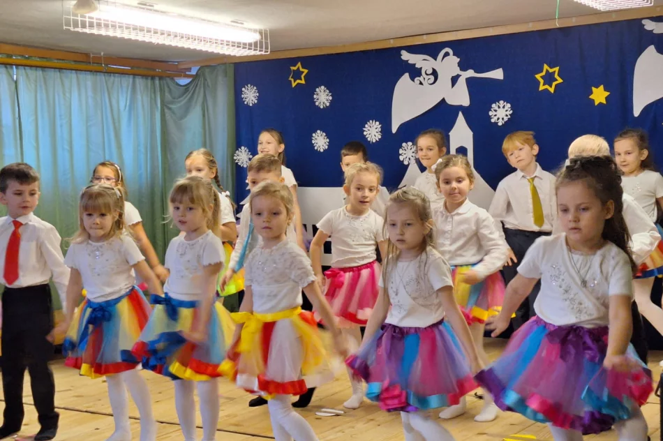 Dzień Babci i Dziadka -Szkole Podstawowej nr 2 w Siekierczynie - zdjęcie 12