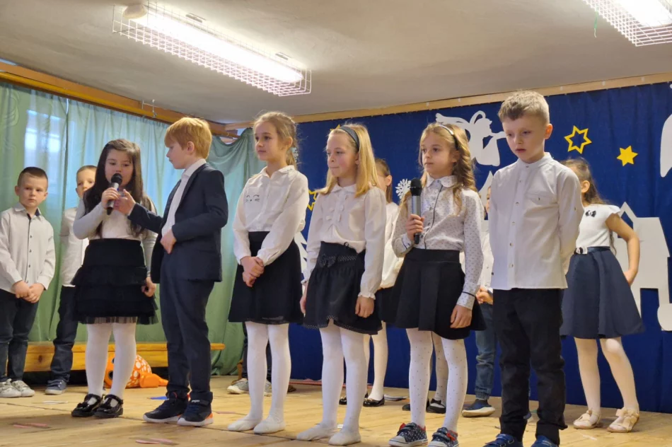 Dzień Babci i Dziadka -Szkole Podstawowej nr 2 w Siekierczynie - zdjęcie 17