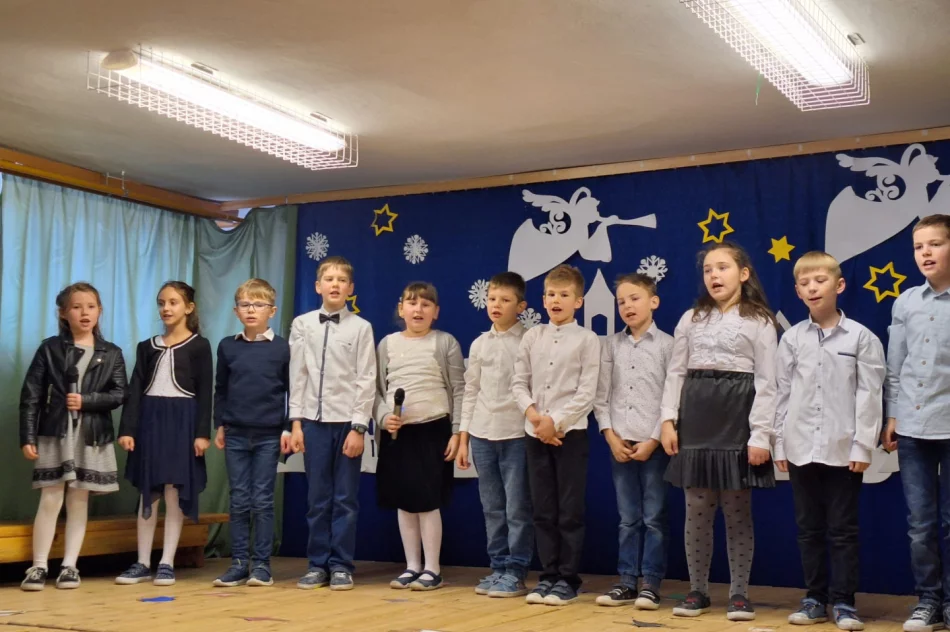 Dzień Babci i Dziadka -Szkole Podstawowej nr 2 w Siekierczynie - zdjęcie 18