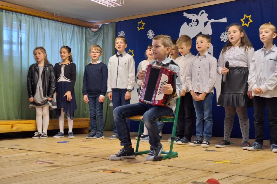 Dzień Babci i Dziadka -Szkole Podstawowej nr 2 w Siekierczynie - zdjęcie 19