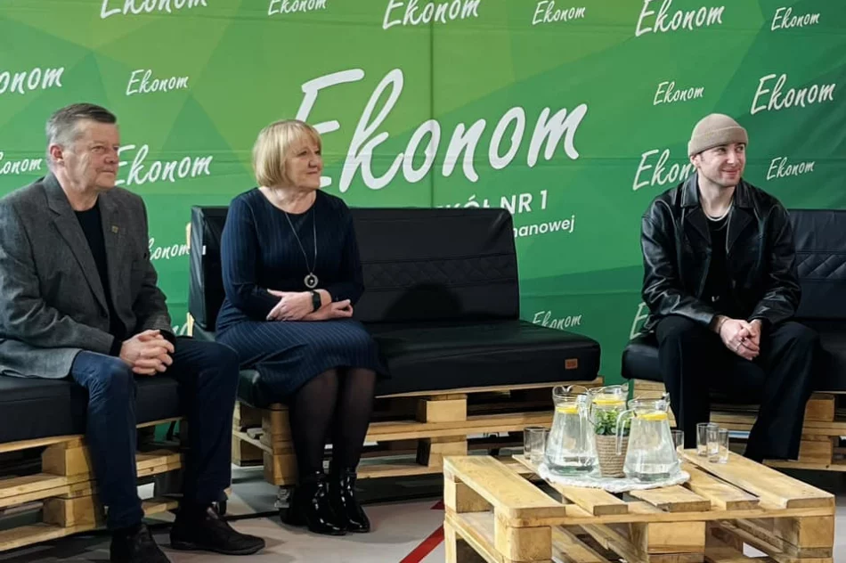 Nietypowy powrót w szkolne mury (ZDJĘCIA) - zdjęcie 4
