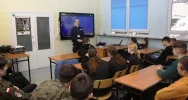 Uczniowie dowiedzieli się, jak zostać policjantem - zdjęcie 4