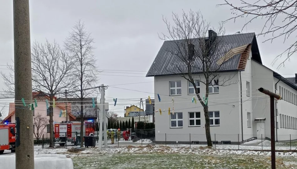 Wiatr uszkodził dach szkoły - zdjęcie 1
