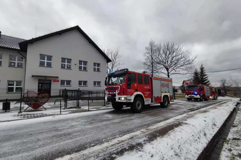 Wiatr uszkodził dach szkoły - zdjęcie 5