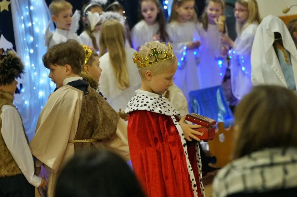 Jasełka w wykonaniu dzieci z Miejskiego Przedszkola nr 2 w Limanowej - zdjęcie 4