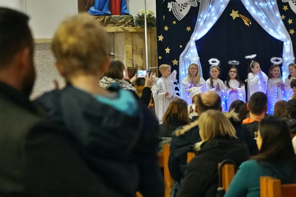 Jasełka w wykonaniu dzieci z Miejskiego Przedszkola nr 2 w Limanowej - zdjęcie 8