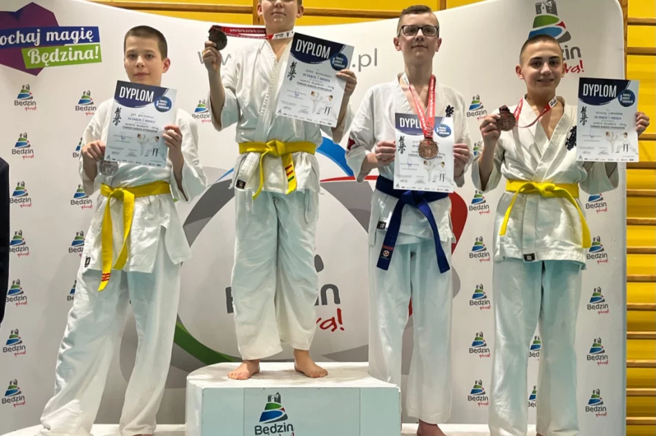 Kolejny sukces i 6 medali limanowskich karateków ARS Limanowa – JONIEC Team - zdjęcie 12