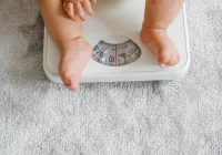 Przedziały wagowe — ile kilogramów ma mieć dziecko przewożone na podstawce? - zdjęcie główne