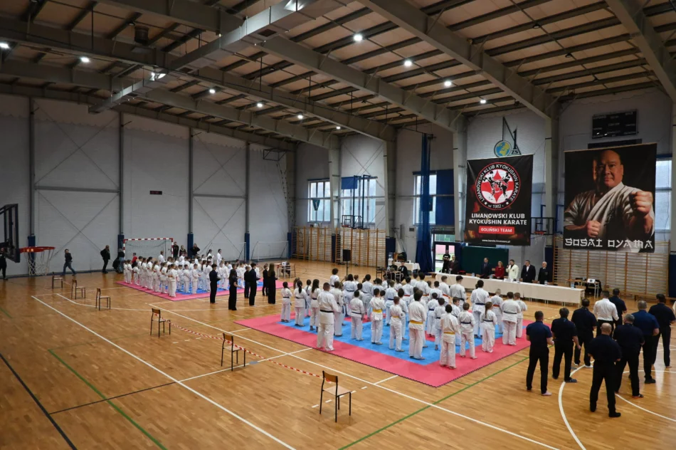 195 zawodników wzięło udział w 6 Limanowskiej Lidze Karate Kyokushin - zdjęcie 9