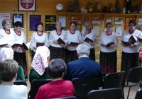 ,,Kolędowanie po sąsiedzku” w bibliotece w Męcinie - zdjęcie główne