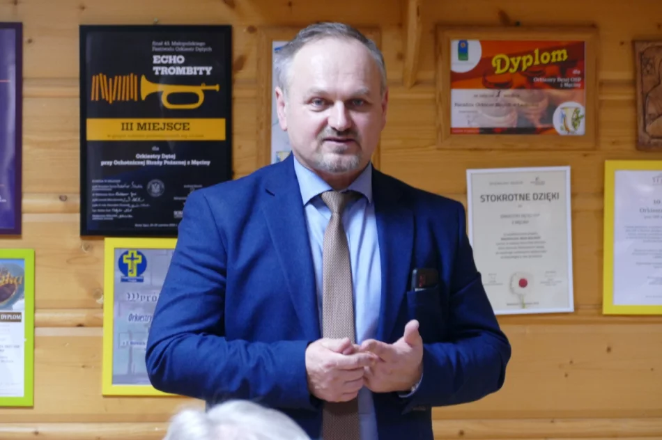 ,,Kolędowanie po sąsiedzku” w bibliotece w Męcinie - zdjęcie 14