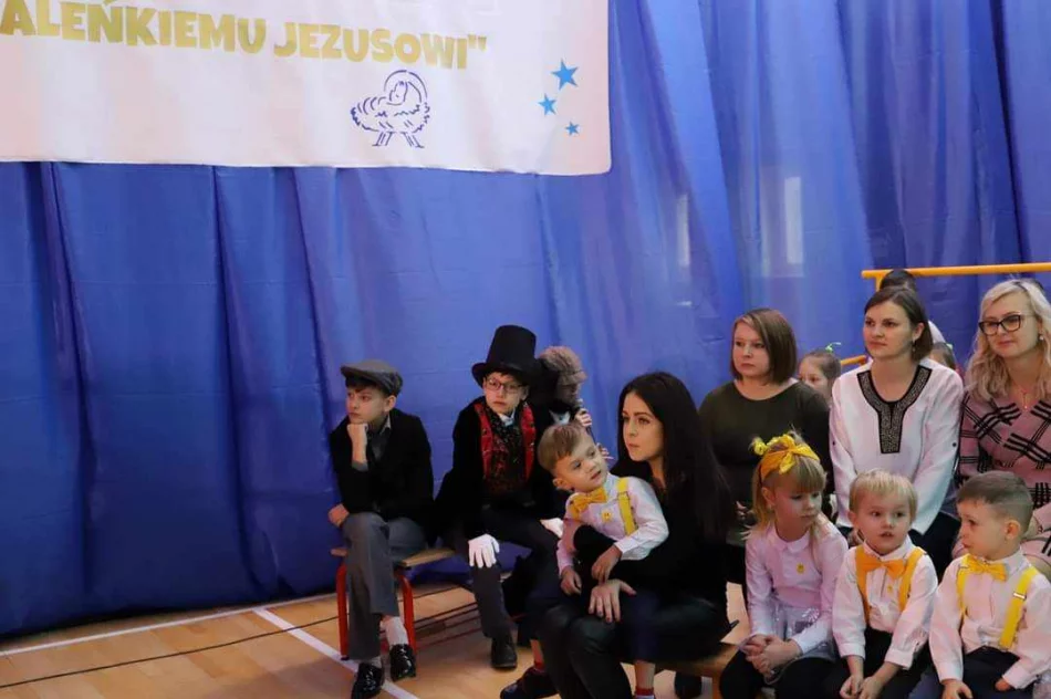 Dzień Babci i Dziadka - Szkoła Podstawowa w Pasierbcu - zdjęcie 7