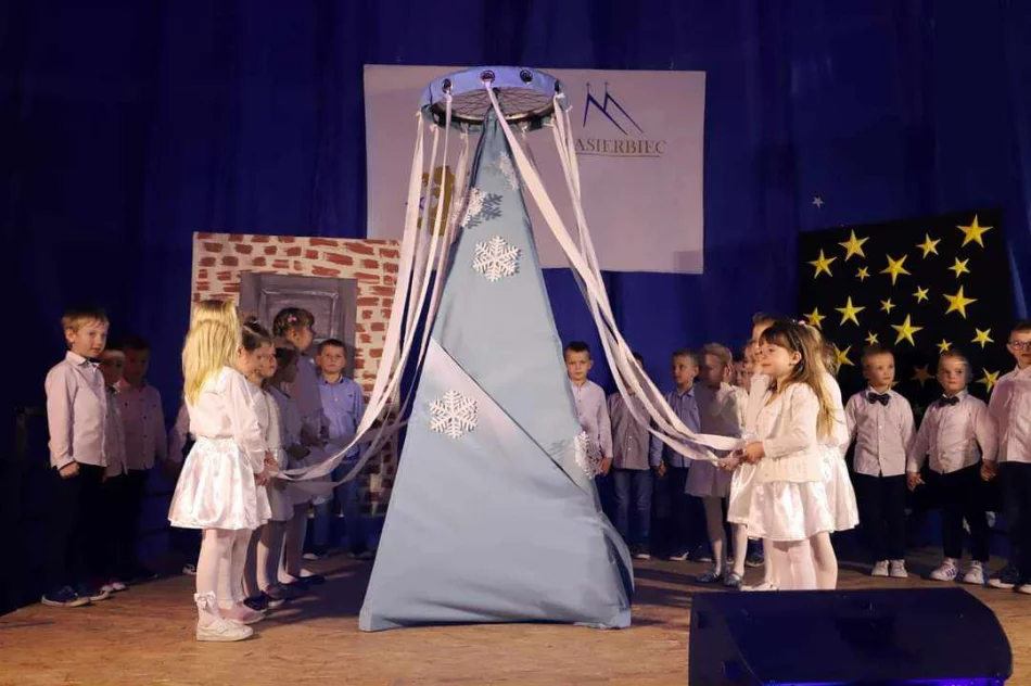 Dzień Babci i Dziadka - Szkoła Podstawowa w Pasierbcu - zdjęcie 12