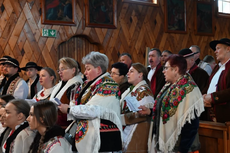 Żywa zagórzańska kultura na styczniowej Eucharystii (ZDJĘCIA) - zdjęcie 10