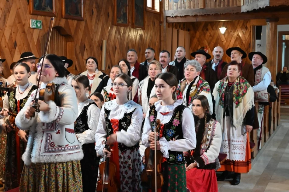Żywa zagórzańska kultura na styczniowej Eucharystii (ZDJĘCIA) - zdjęcie 17