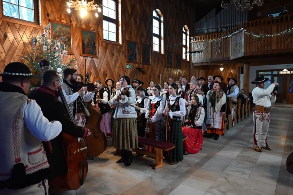 Żywa zagórzańska kultura na styczniowej Eucharystii (ZDJĘCIA) - zdjęcie 18