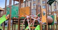 Nowe elementy placu zabaw przy przedszkolu - zdjęcie 5