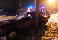 Pijany kierowca zatrzymał się na słupie - zdjęcie główne