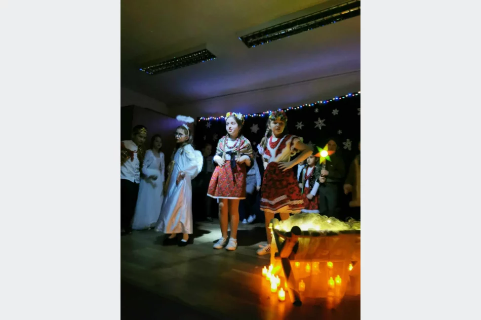 Zuchowy koncert kolęd w ZSP nr 1 - zdjęcie 12