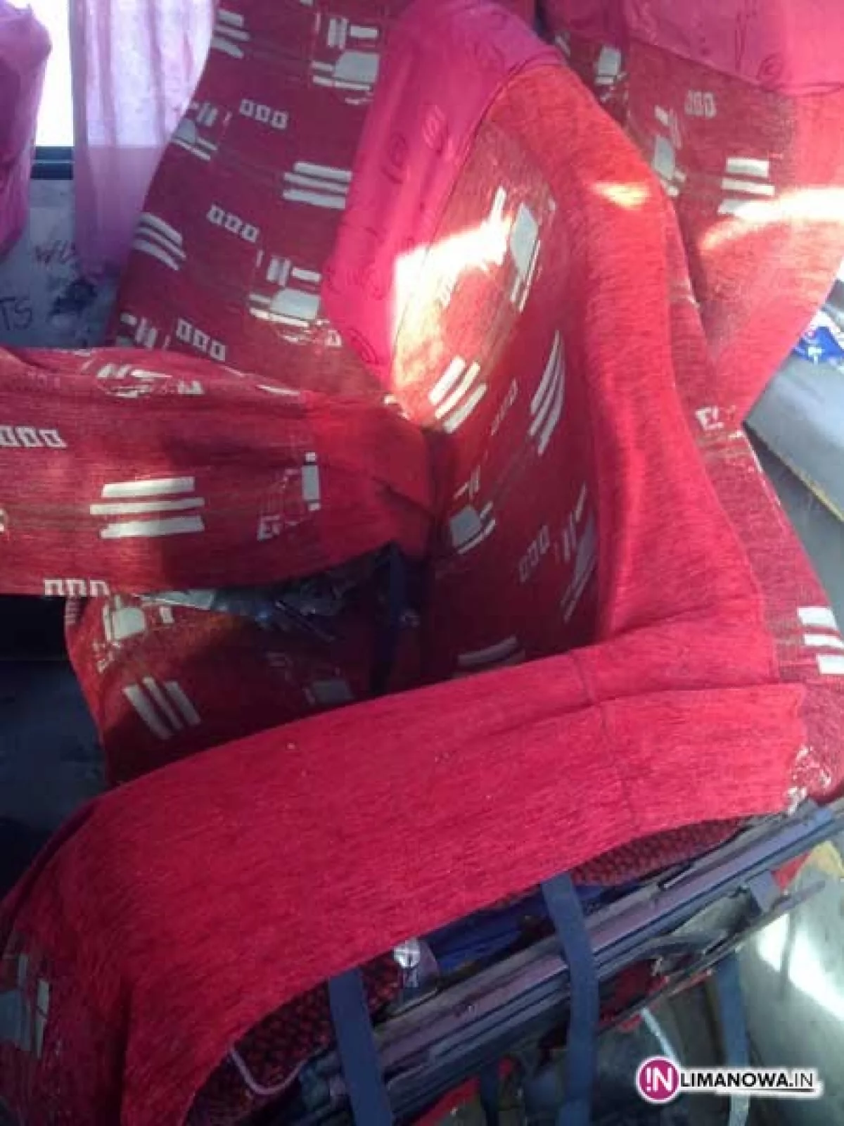 Bus... bez przymocowanych foteli