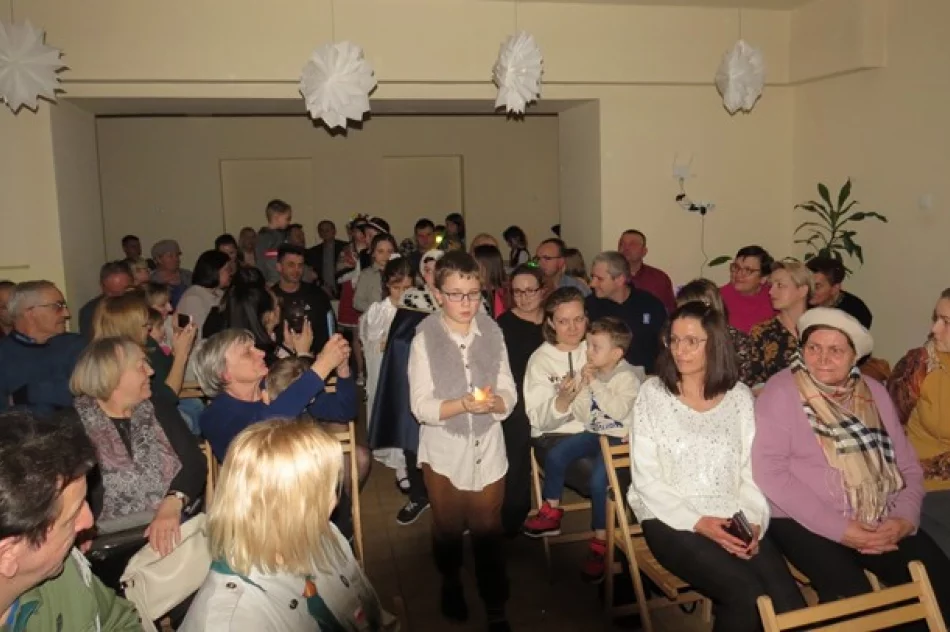 Zuchowy koncert kolęd w ZSP nr 1 - zdjęcie 15