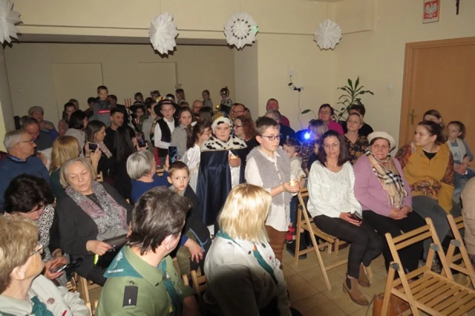 Zuchowy koncert kolęd w ZSP nr 1 - zdjęcie 16