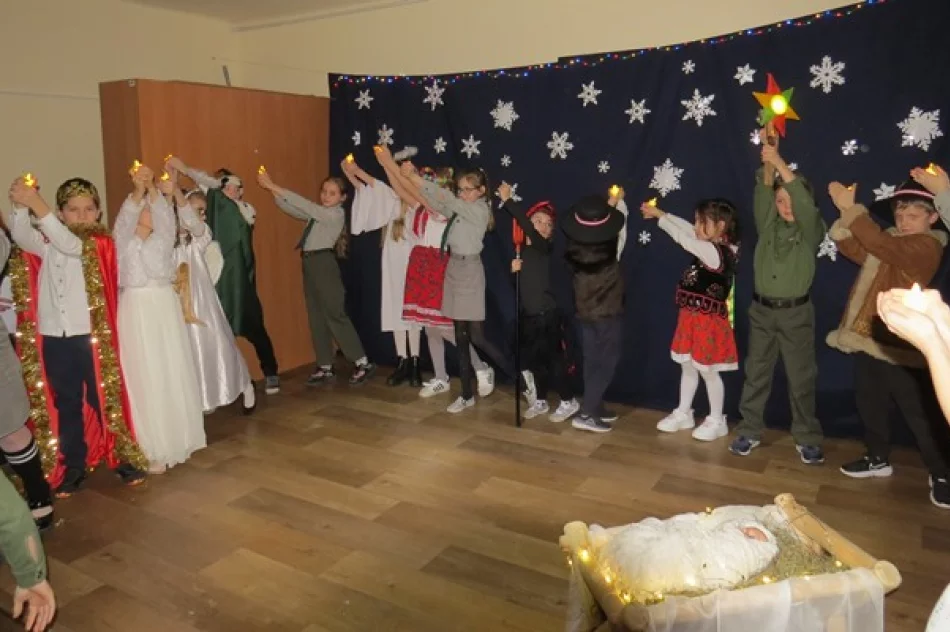 Zuchowy koncert kolęd w ZSP nr 1 - zdjęcie 17