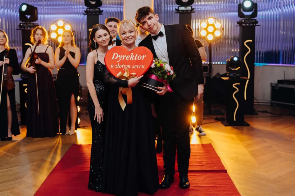 Studniówka w "Orkanie" (ZDJĘCIA) - zdjęcie 9