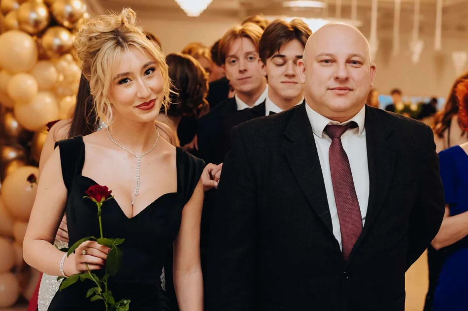 Studniówka w "Orkanie" (ZDJĘCIA) - zdjęcie 11