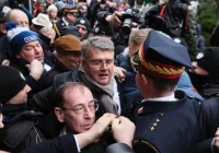 Drzwi do Sejmu zamknięte przed Kamińskim i Wąsikiem - zdjęcie główne