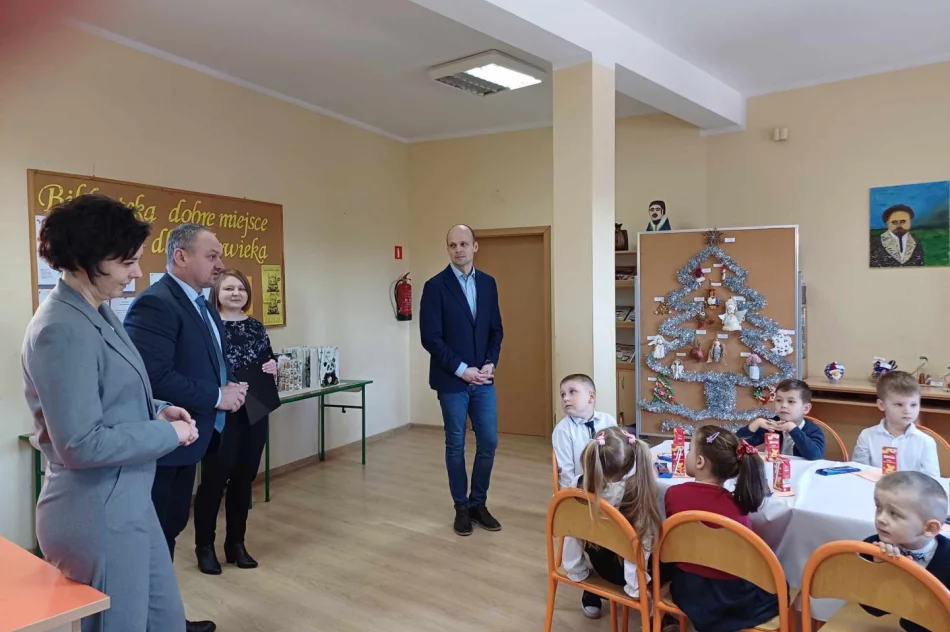 Podsumowanie IV Gminnego Konkursu Plastycznego „Na choince ozdób wiele” - zdjęcie 7