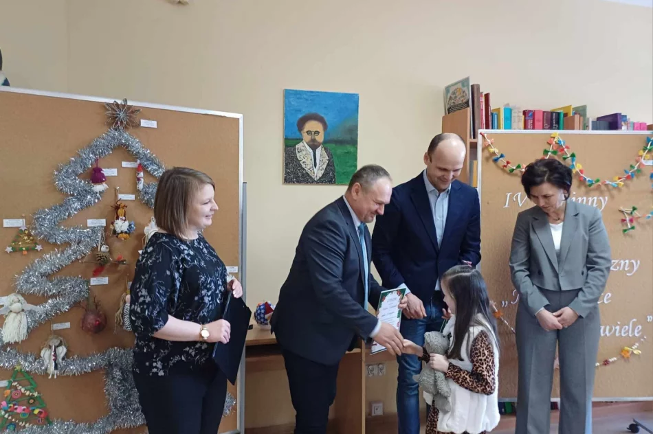 Podsumowanie IV Gminnego Konkursu Plastycznego „Na choince ozdób wiele” - zdjęcie 11