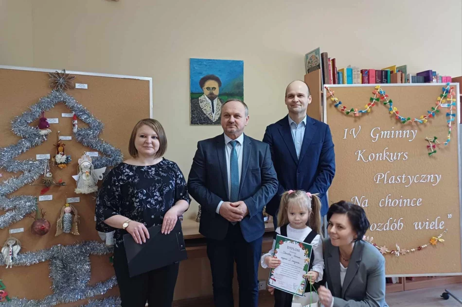 Podsumowanie IV Gminnego Konkursu Plastycznego „Na choince ozdób wiele” - zdjęcie 16