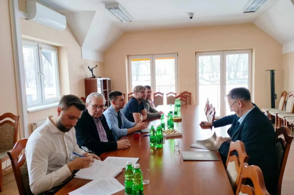 Gmina podpisała umowy z klubami - zdjęcie 2
