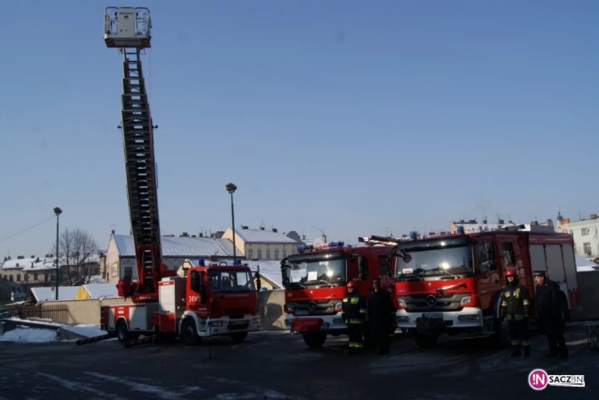 Nowe wozy i sprzęt dla strażaków