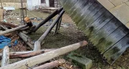 Przy zabytkowym kościele zawaliła się drewniana dzwonnica - zdjęcie 2