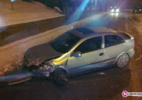 Zderzenie dwóch samochodów - zdjęcie główne