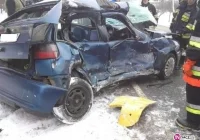 Bus zderzył się z osobowym seatem - zdjęcie główne