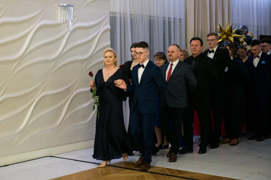Studniówka ZSTiO w Limanowej - 2024 - zdjęcie 10