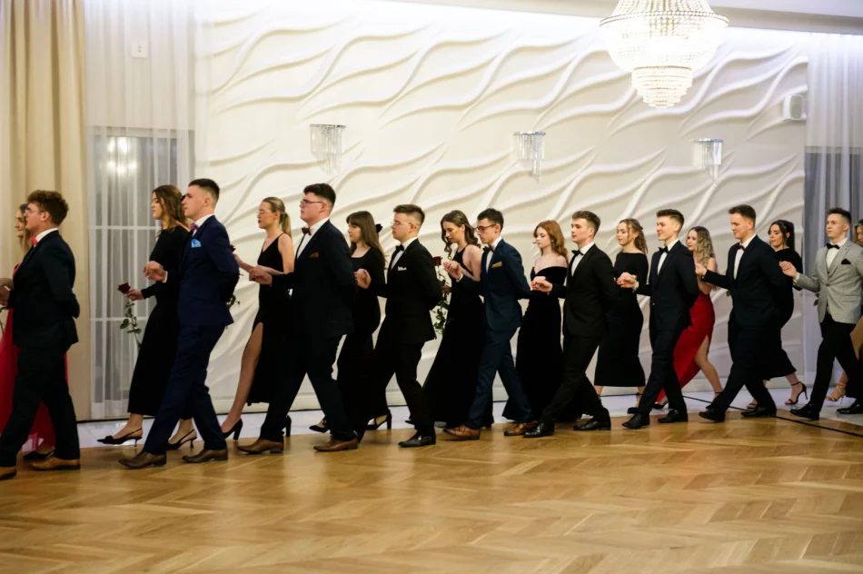 Studniówka ZSTiO w Limanowej - 2024 - zdjęcie 12