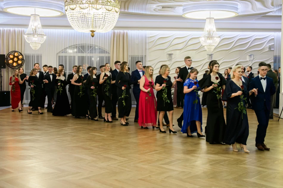 Studniówka ZSTiO w Limanowej - 2024 - zdjęcie 14