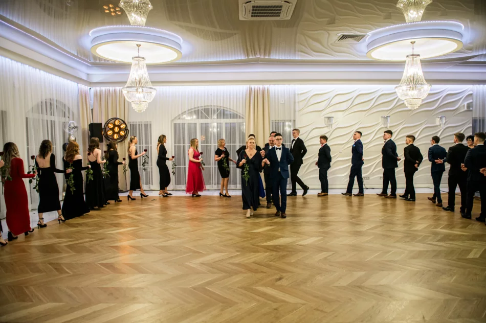 Studniówka ZSTiO w Limanowej - 2024 - zdjęcie 15