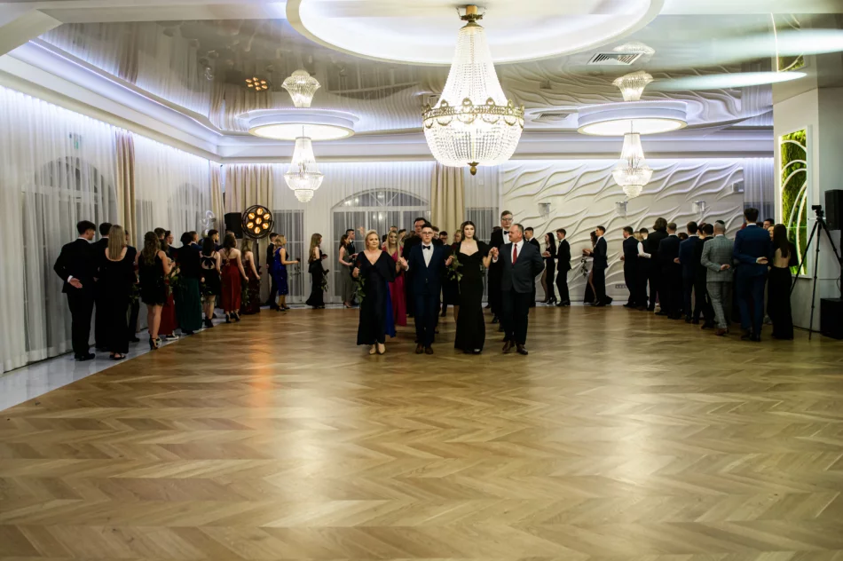 Studniówka ZSTiO w Limanowej - 2024 - zdjęcie 19
