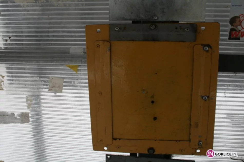 Przystanek 'widmo' w centrum Biecza - zdjęcie 2