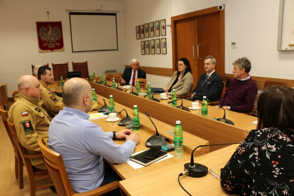 Odbyło się spotkanie w sprawie obchodów Dnia Strażaka połączonych z Jubileuszem 150-lecia OSP Limanowa - zdjęcie 3