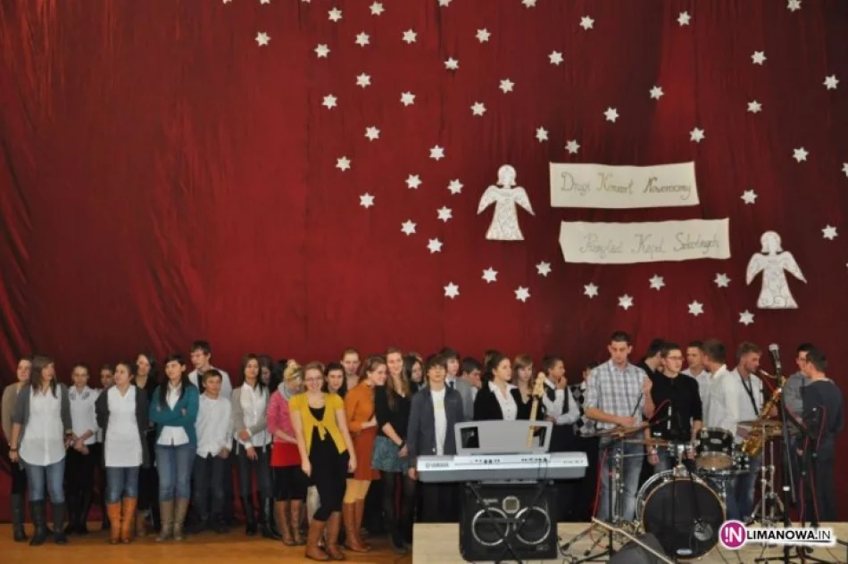 Szkolne kolędowanie nową tradycją - zdjęcie 2